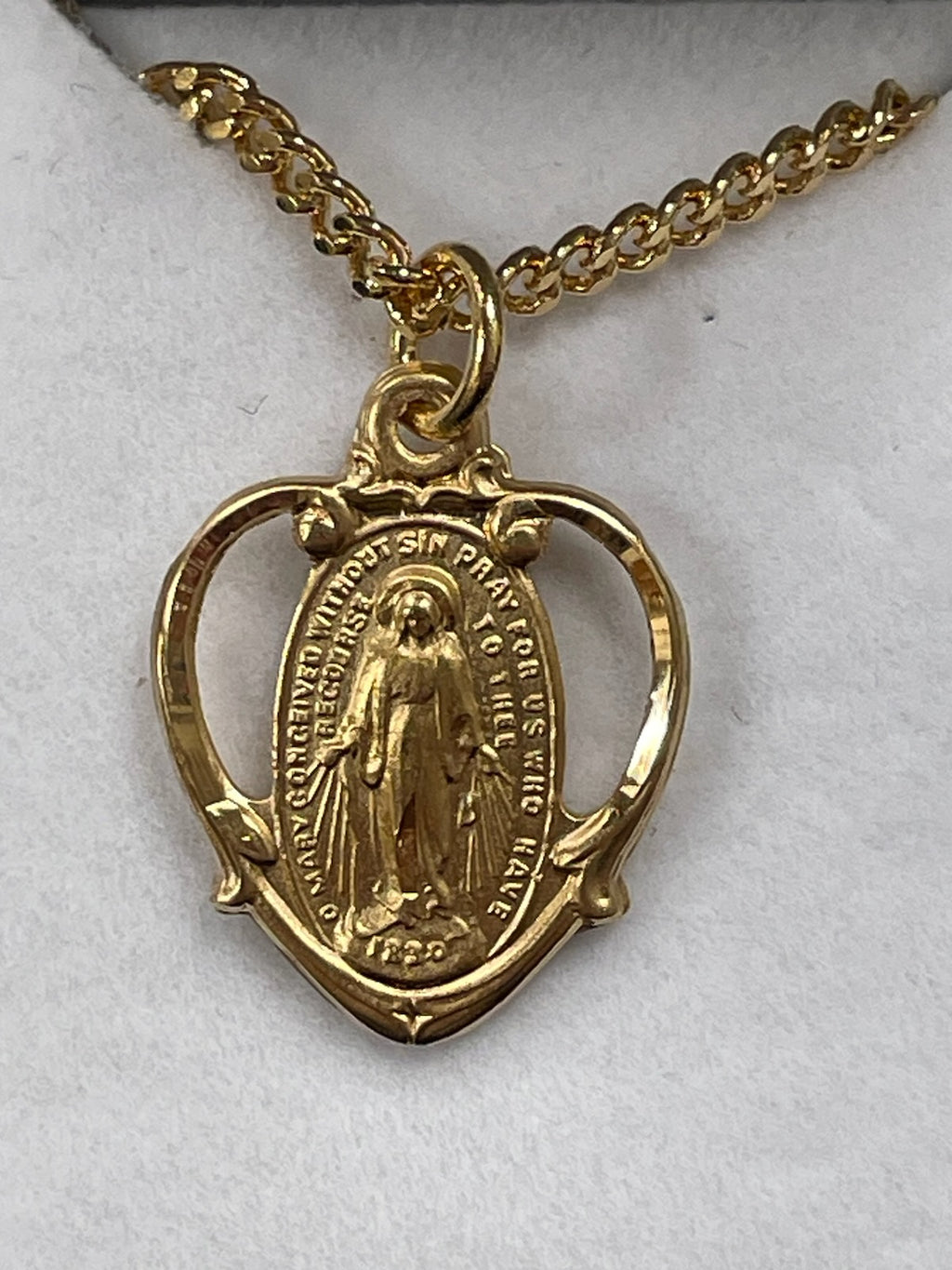 16K GP PIERCED HEART MIRAC 18