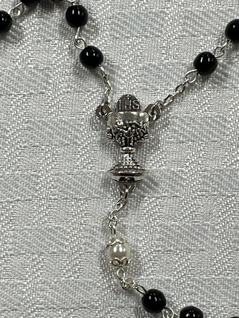 5MM BLACK OFB & WHT PRL ROSARY
