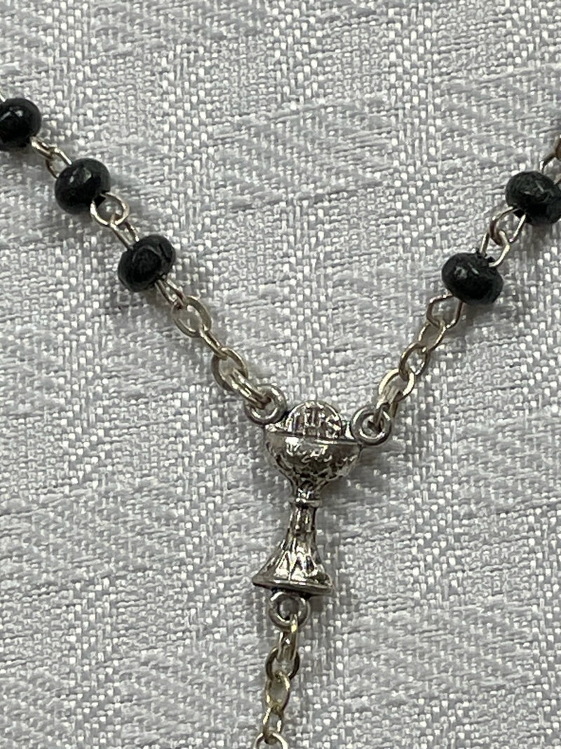 5MM BLACK GLASS COMMUNION ROS