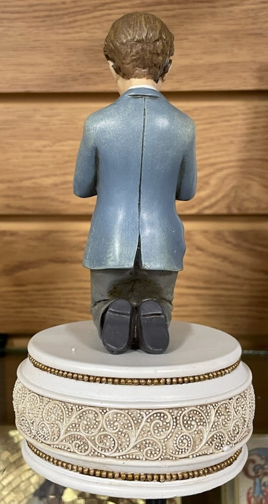 PRAYING BOY MUSICAL BLESSINGS