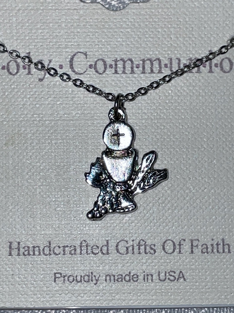 COMMUNION CHALICE/GRAPES NECK