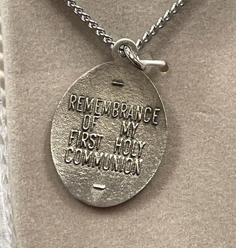 COMMUNION MEDAL ON CHAIN BOX