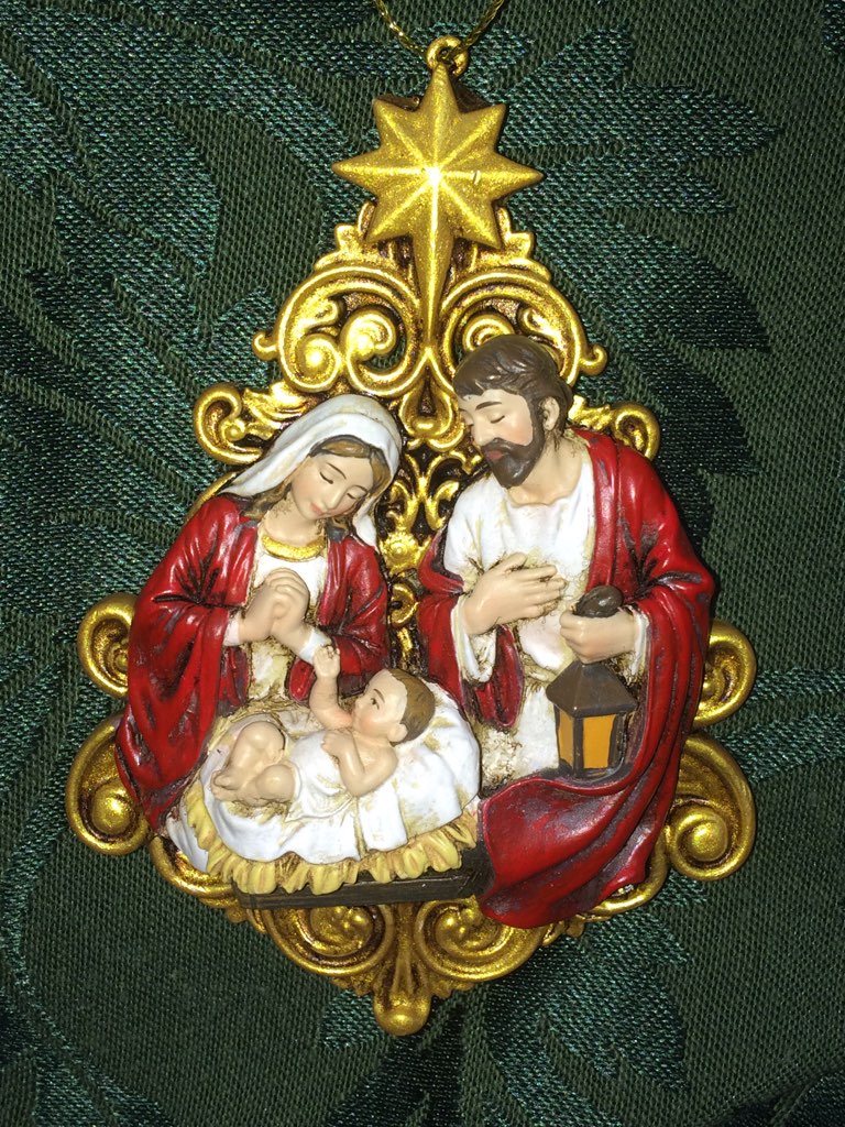 HOLY FAMILY ORNAMENT 4.25"